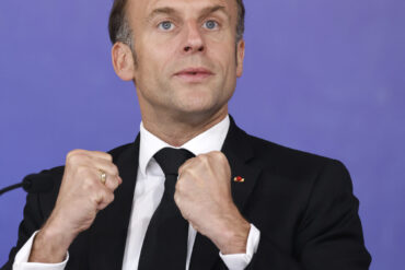 Macron langer ud efter EU-skeptikere