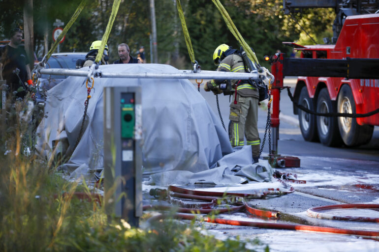 Brand i gasdrevet bil, sikkerhedsafstand 300 meter