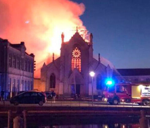 Politiet har anholdt den mand, der satte ild til en kirke i det nordlige Frankrig