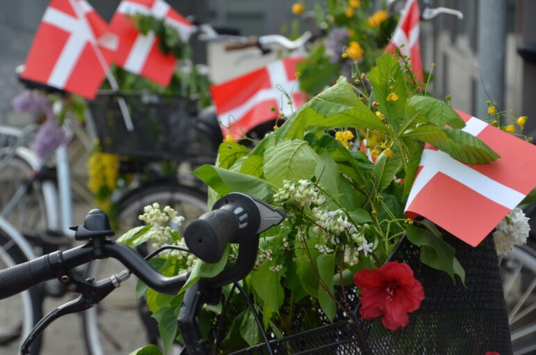 Den Korte Avis | Danmark udråbes som verdens tredje bedste land at bo og arbejde i, når det gælder trivsel og velvære