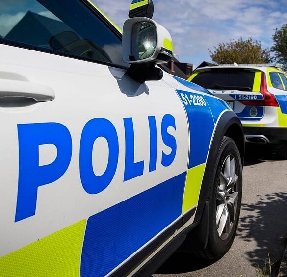 Tre skudt og dræbt ved frisørsalon i Uppsala