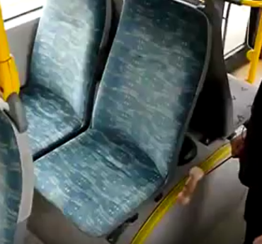 Den Korte Avis | 16-årig dreng sad i bussen med en 20-årig kvinde – men menneskesmugleren havde ikke held med sig