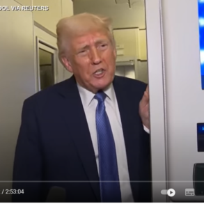 Den Korte Avis | Præsident Trump fjerner offentlig støtte til public-service stationerne NPR og PBS