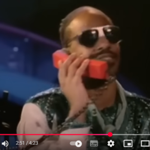 Stewie Wonder fylder 75 år – hør ham synge “I Just Called To Say I Love You”