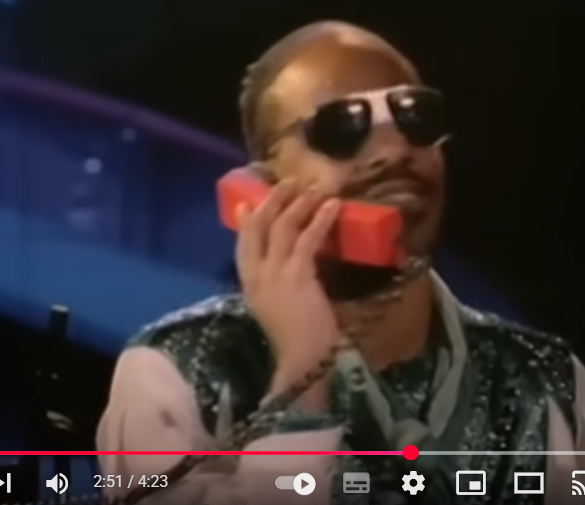 Stewie Wonder fylder 75 år – hør ham synge “I Just Called To Say I Love You”