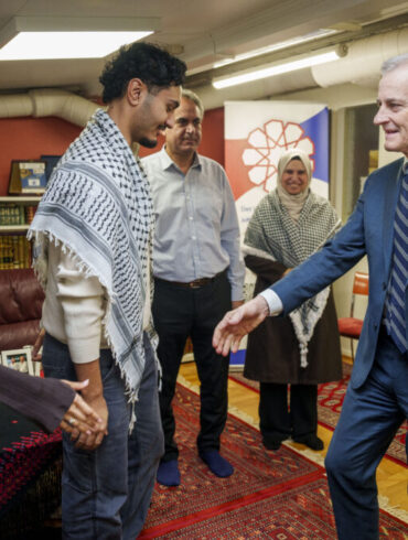 Støre bringer flere patienter fra Gaza til Norge