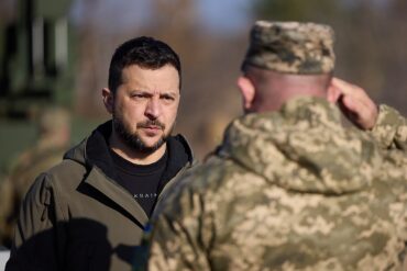 Zelenskyj advarer om sikkerheds­risici ved sejrs­paraden i Moskva den 9. maj