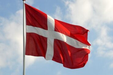 Danmark runder 6 millioner trods faldende fødselstal