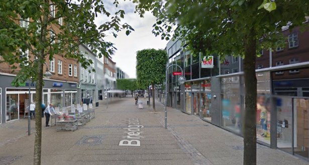 Den Korte Avis | Efter drabsforsøg på 16-årig dreng i Herning: Nu er to af de mistænkte bag lås og slå i udlandet – den ene i Holland og den anden i Tyskland