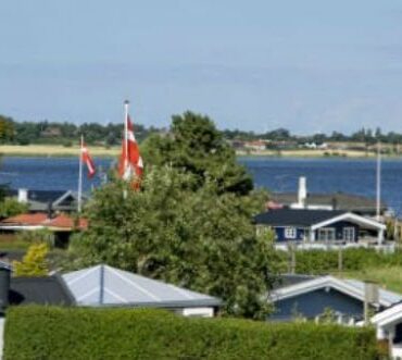 Den Korte Avis | Politiet eftersøger bevæbnet hollænder, der har boet i et sommerhus på Als – han sættes i forbindelse med frihedsberøvelse i Holland