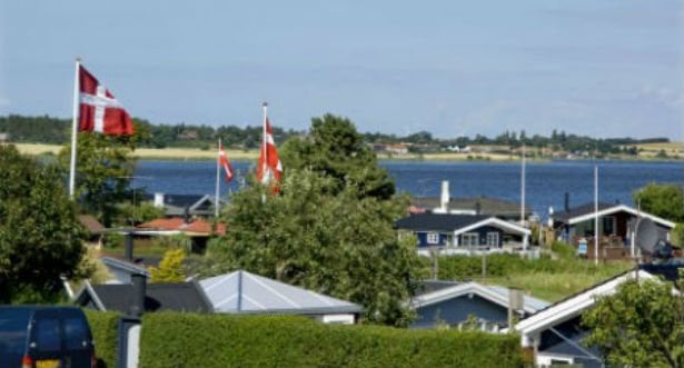 Den Korte Avis | Politiet eftersøger bevæbnet hollænder, der har boet i et sommerhus på Als – han sættes i forbindelse med frihedsberøvelse i Holland