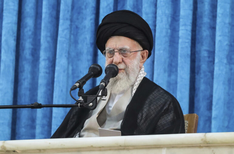 Iran overvejer at trække sig fra ikke-spredningsaftalen