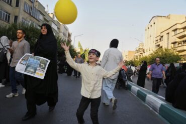 Lad os hjælpe de gode i Iran