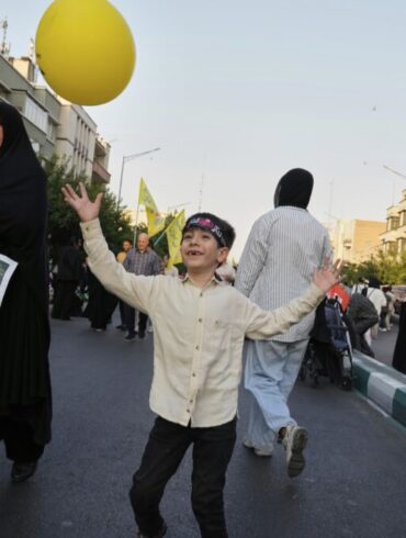 Lad os hjælpe de gode i Iran