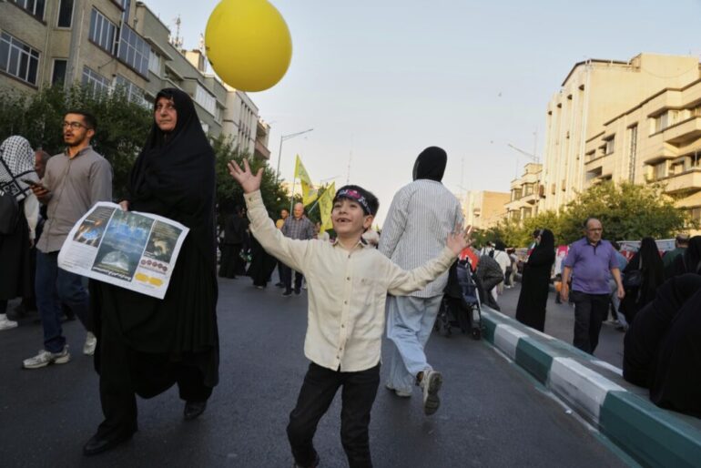 Lad os hjælpe de gode i Iran