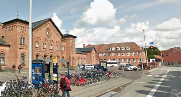 Den Korte Avis | En 48-årig kvinde udgav sig for at være fra politiet: På blot en uge lykkedes det hende at bedrage ældre for over tre millioner kroner