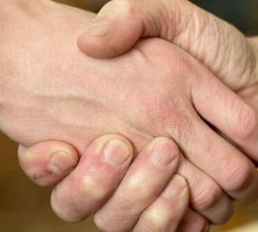 Den Korte Avis | I Danmark giver vi hånd til hinanden – det skal muslimer bøje sig for