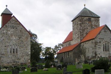 Søsterkirkene på Granavollen.