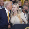 Trump med modstridende signaler om Epstein