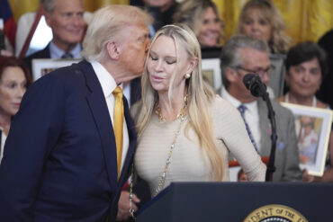 Trump med modstridende signaler om Epstein