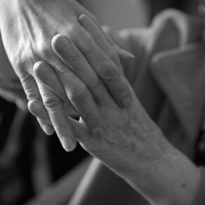 37-årig overbo idømt behandlingsdom efter overfald på 75-årig underbo