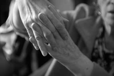 37-årig overbo idømt behandlingsdom efter overfald på 75-årig underbo