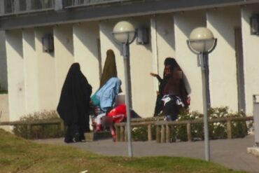 Den Korte Avis | De brugte machete og kniv: Somaliske Mohamed Adan idømt fængsel og udvisning for drabsforsøg – hans makker Abdulqadir Hussein blev dømt for grov vold