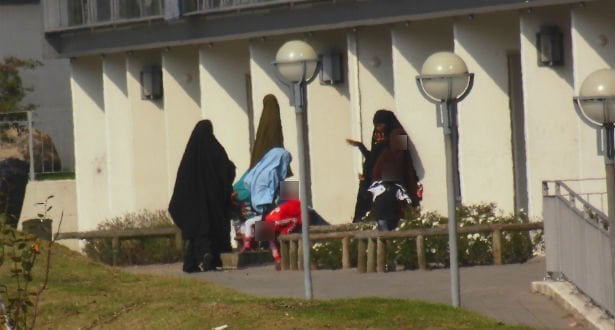 Den Korte Avis | De brugte machete og kniv: Somaliske Mohamed Adan idømt fængsel og udvisning for drabsforsøg – hans makker Abdulqadir Hussein blev dømt for grov vold