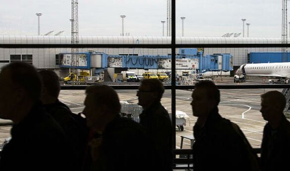 Den Korte Avis | Ejer af guldsmedeforretning anholdt i Københavns Lufthavn – sigtet for hvidvask for 50 mia. kr. via Dubai