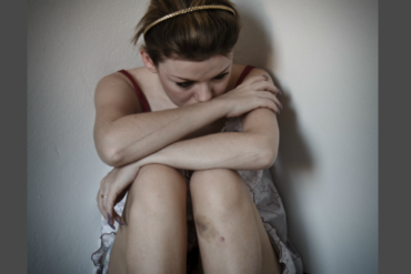 Den Korte Avis | Voldtægt af mindreårig pige på skoletoilet og overgreb på to kvindelige taxakunder – bliver han dømt, står en 39-årig mand til mange års fængsel