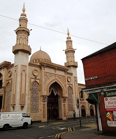 Jame Masjid-moskeen i Leicester. Omkring 23,5 procent af byens befolkning er muslimer ifølge folketællingen i 2021.