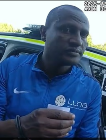 Den Korte Avis | Drama i England: Asylansøger forgreb sig på 14-årig pige og udløste proteststorm – konservativ toppolitiker har fået nok og skifter parti