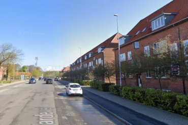 Den Korte Avis | Efter brutalt overfald er 56årig mands tilstand nu stabil – en mand og en kvinde er anholdt og sigtet grov vold