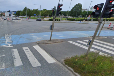 Den Korte Avis | Fire unge tiltalt for at have sparket og slået en 19-årig mand ihjel i Aarhus – den ene kan risikere at miste dansk statsborgerskab, hvis det står til politiet