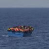 Den Korte Avis | På vej over Middelhavet kan 50 migranter være smidt over bord mistænkt for at være hekse – 19 er anholdt