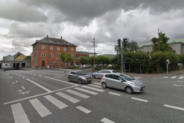 Den Korte Avis | To rumænske mænd brød ind i hus og overfaldt og røvede to kvinder med jernrør og økse