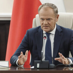 Tusk opfordrer til aktivering af artikel 4 i Atlanterhavspagten