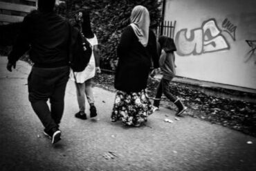 Den Korte Avis | Pigerne er i livsfare, mener PET – alligevel er det flere gange lykkes for de udviste syriske forældre på Kærshovedgård at opspore pigernes hemmelige adresser