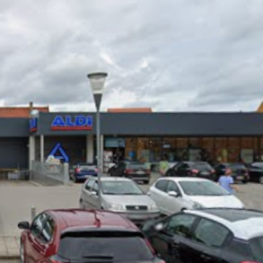 Den Korte Avis | Rumænske butikstyve stjal for mere end 10.000 kroner – tabte parfumen, da de flygtede fra forretningen
