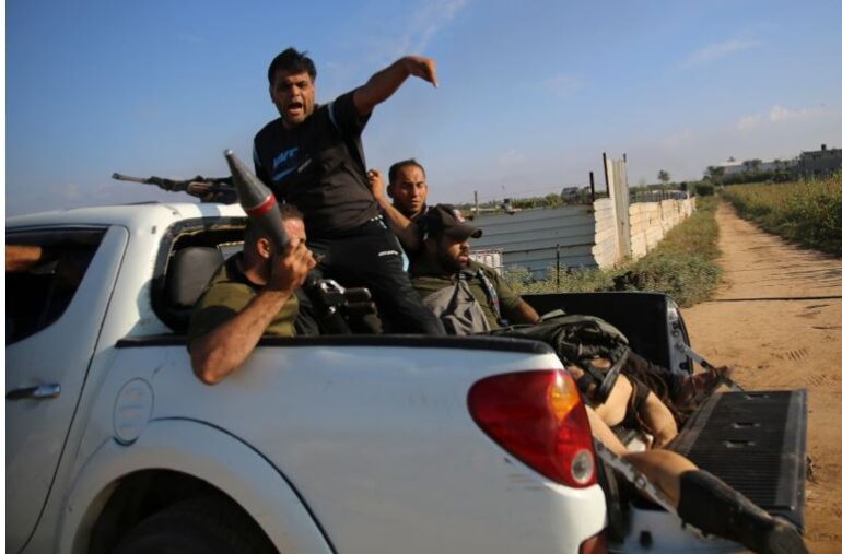 Den Korte Avis | To år efter 7. oktober: Terrororganisationen Hamas taber militært, men vinder propagandaen
