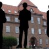 Den Korte Avis | Tre mænd trængte ind til 75-årig bagbandt ham og overhældte ham med kogende vand
