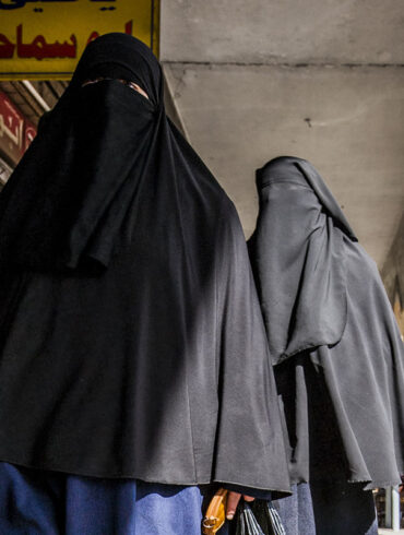 Parlamentet ønsker at forbyde offentlig brug af niqab og burka