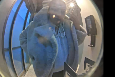 Den Korte Avis | Det kvindelige falske bankbud fik hævekort og kontaktoplysninger udleveret af godtroende kvinder på stribe