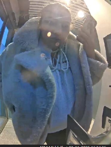 Den Korte Avis | Det kvindelige falske bankbud fik hævekort og kontaktoplysninger udleveret af godtroende kvinder på stribe