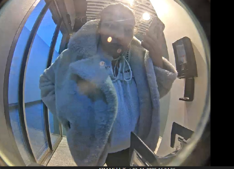 Den Korte Avis | Det kvindelige falske bankbud fik hævekort og kontaktoplysninger udleveret af godtroende kvinder på stribe