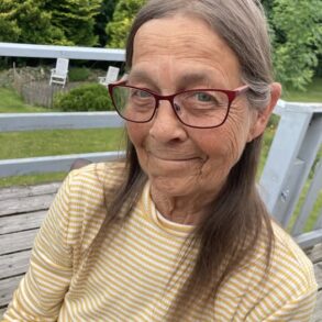 Den Korte Avis | Død eller levende – hun er stadig et sted derude, efter at Nordjyllands Politi nu har indstillet den omfattende eftersøgning af 76-årige Hanne