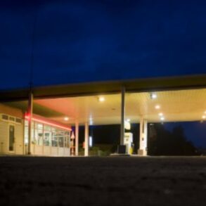 Den Korte Avis | Fredag aften blev en mand skudt og dræbt på tankstation i det indvandrertætte Ishøj