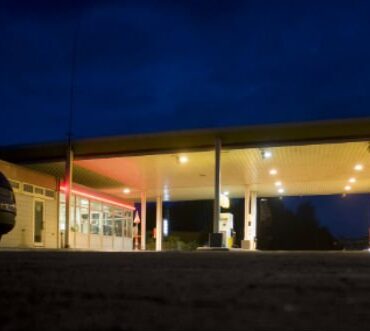 Den Korte Avis | Fredag aften blev en mand skudt og dræbt på tankstation i det indvandrertætte Ishøj