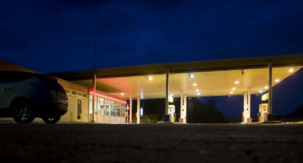 Den Korte Avis | Fredag aften blev en mand skudt og dræbt på tankstation i det indvandrertætte Ishøj