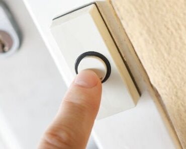 Den Korte Avis | Københavns Politi ser en stigning i bedragerisager, hvor personer udgiver sig for at være fra politiet